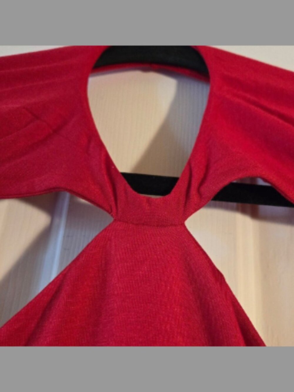 SER.O.YA Red Top - Picture 2 of 7